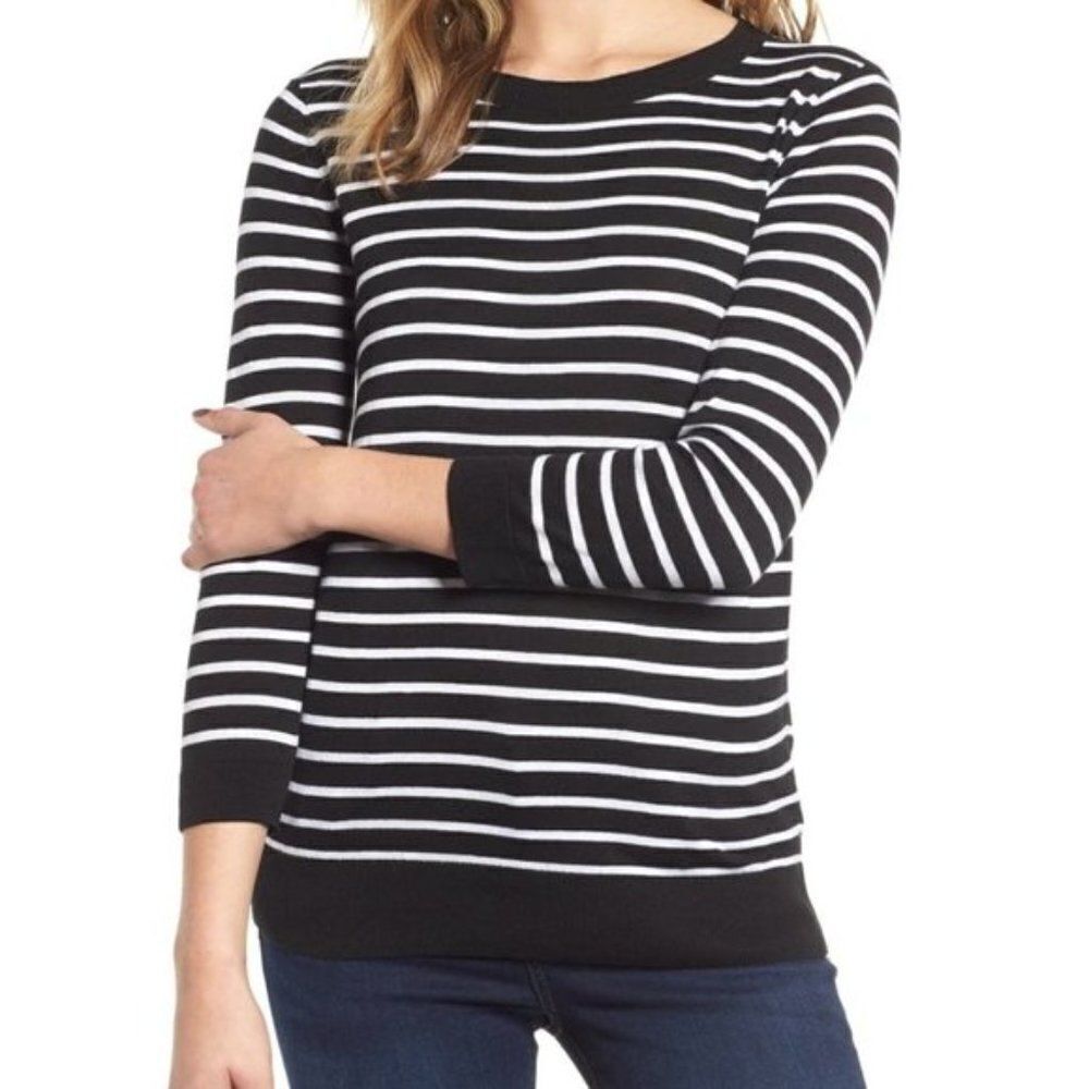 1901 Back Button Striped Sweater size Small in Black/White